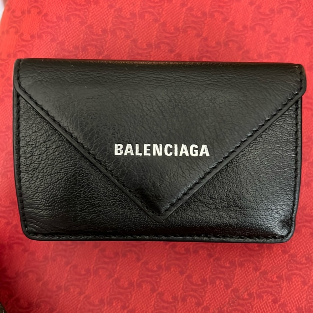 BALENCIAGA small wallet A+ condition!